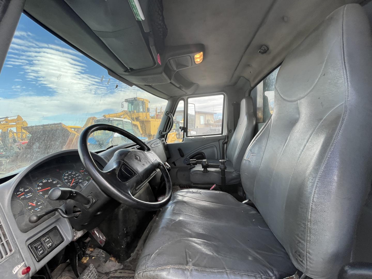 ./imagenes/INVOICE/2019/17415/CAMION INTERNATIONAL 4400 6X4 CON GRUA ARTICULADA COPMA 2000  (36).JPG